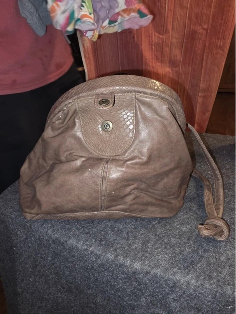 Vintage Handbags Monique Taupe Brown Faux Leather Doctor Satchel Hinged Frame